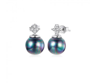 Stud Earrings with black pearls