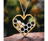 Пчелка в сердце кулон
